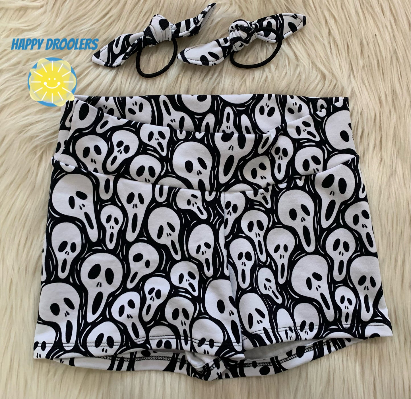 Scream Shorties with hair ties Sz M